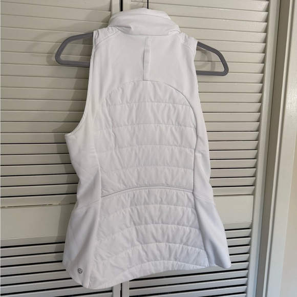 Lululemon White Another Mile Vest Size 6. - Picture 7 of 8